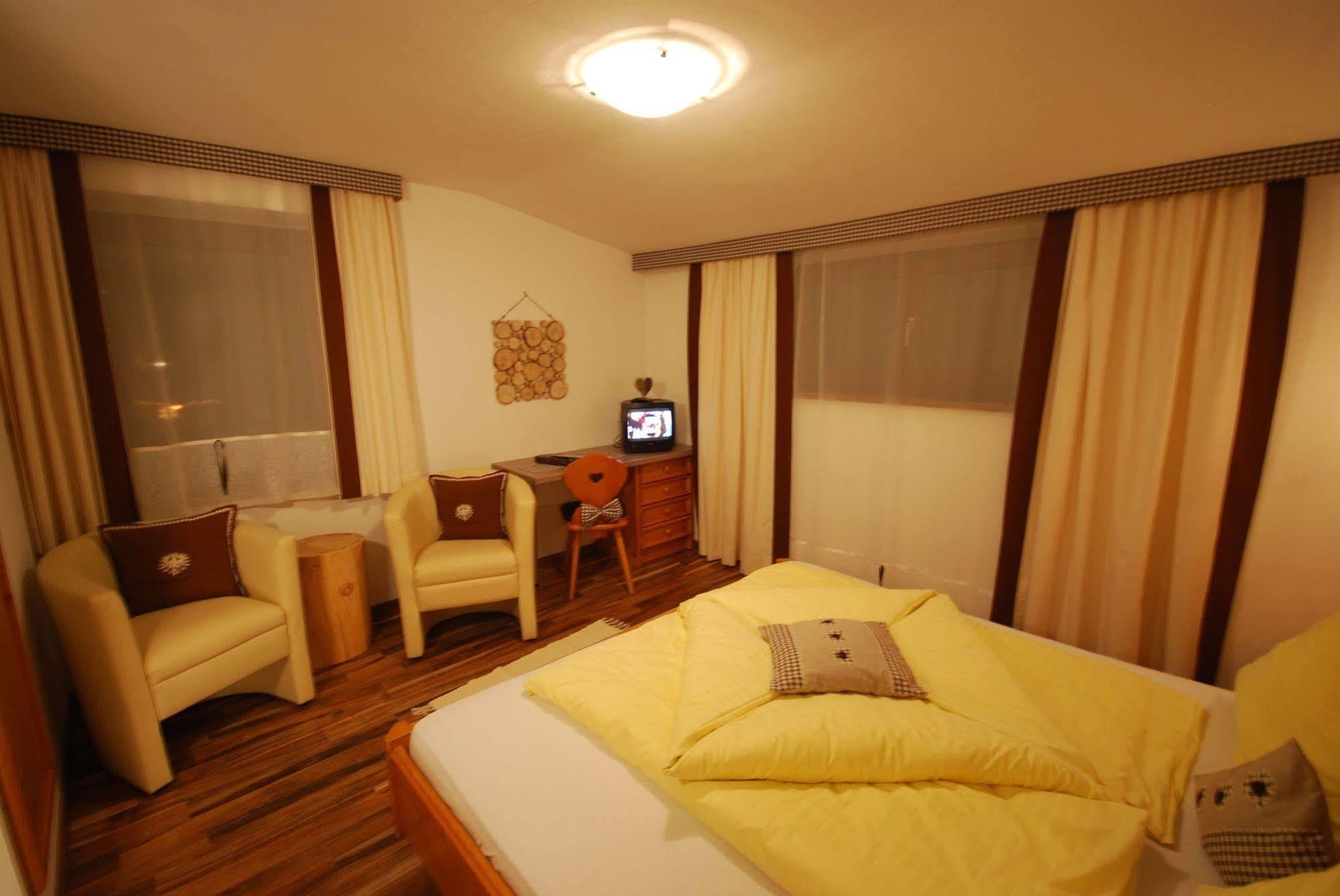 B&B Wienerhof Тринц Екстериор снимка
